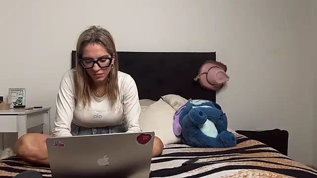 daisy sweetx online show from July 2026 01:43:02 PM