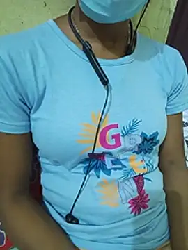 Snapshot of Roselin01 chatting on July 2026 04:57:01 PM Roselin01 online show from July 2026 04:57:01 PM