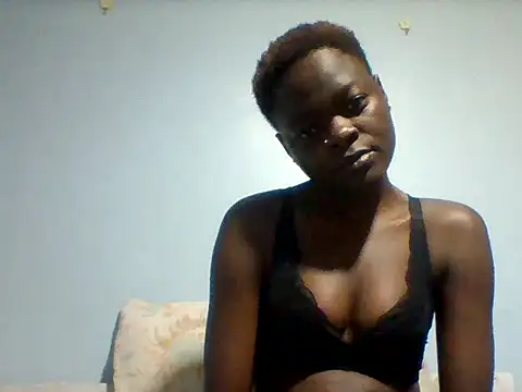 Snapshot of Mary_Leenie chatting on June 2026 12:05:01 AM Mary Leenie online show from June 2026 12:05:01 AM