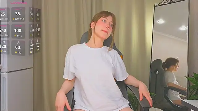Luci XO online show from July 2026 11:41:02 AM