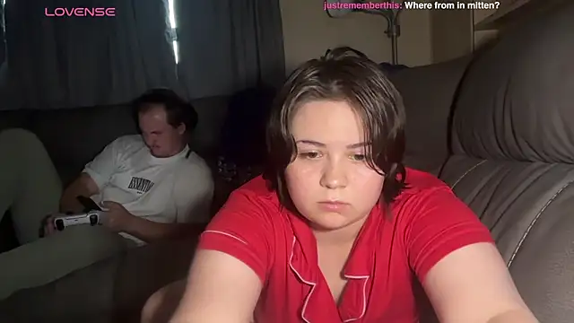 Snapshot of BugsAndDazey chatting on June 2026 01:17:01 AM BugsAndDazey online show from June 2026 01:17:01 AM