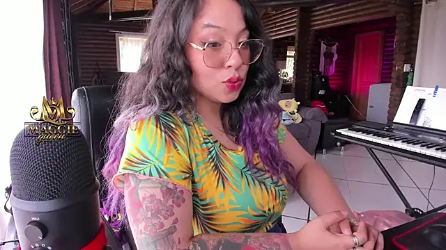 Snapshot of Purplemaggie_queen chatting on July 2026 08:46:01 PM Purplemaggie queen online show from July 2026 08:46:01 PM