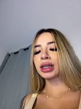 Lola-Blondie online show from July 2026 01:57:01 AM