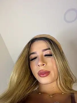 Lola-Blondie online show from July 2026 02:20:02 AM