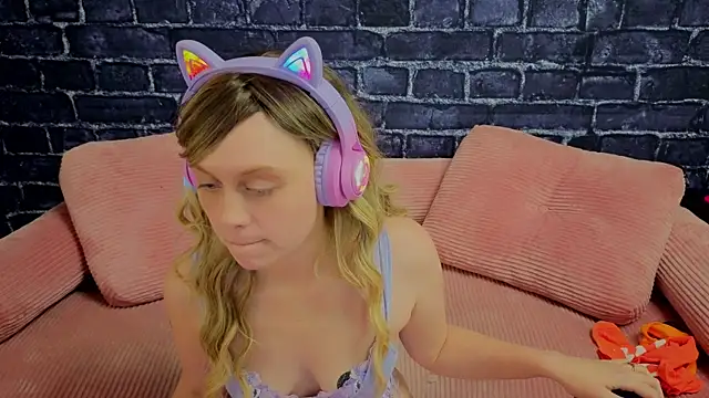 Snapshot of PrincessScar chatting on June 2026 08:19:01 AM PrincessScar online show from June 2026 08:19:01 AM