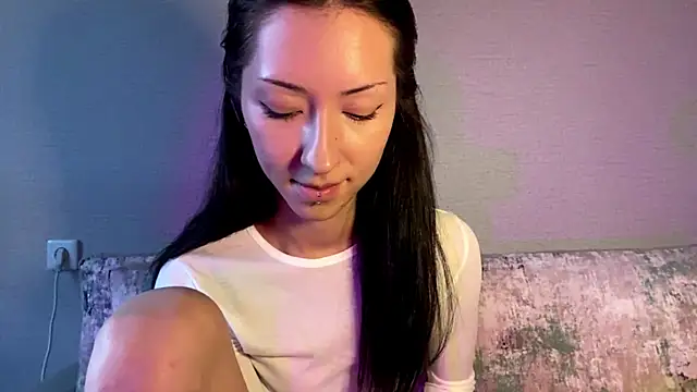 CarolynHale online show from July 2026 04:44:01 PM