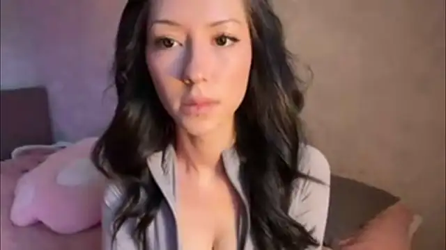 CarolynHale online show from July 2026 04:33:01 PM