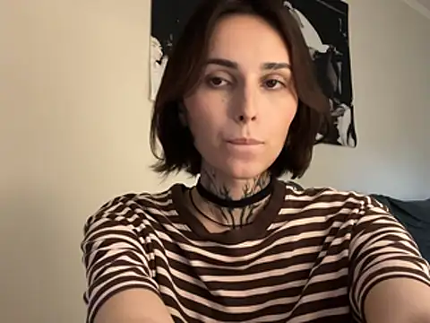 VivianGlow online show from June 2026 12:42:02 PM