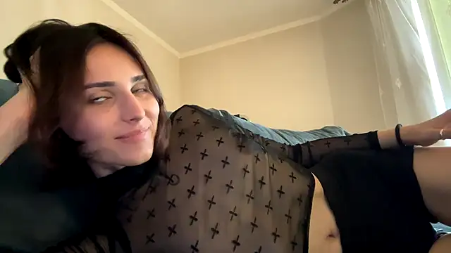 VivianGlow online show from July 2026 01:34:02 PM