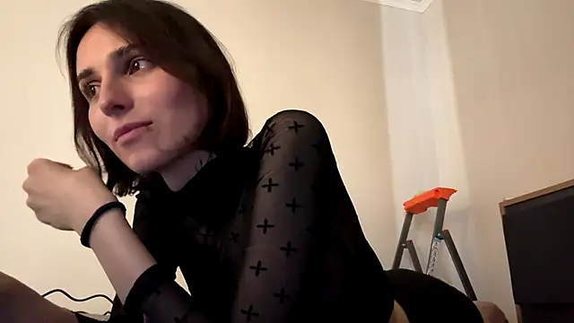 VivianGlow online show from July 2026 01:28:01 PM