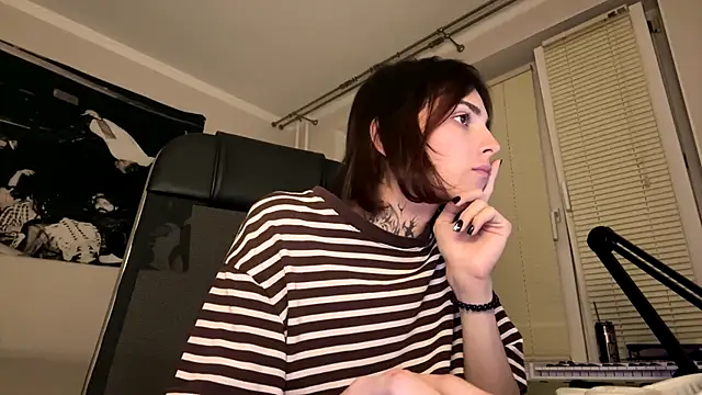 VivianGlow online show from July 2026 11:34:01 PM