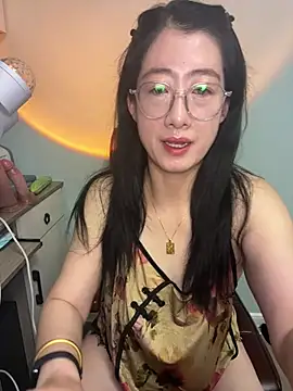 weiwei103 online show from June 2026 01:22:01 AM