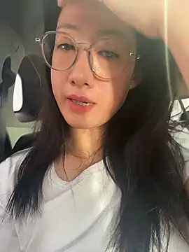 weiwei103 online show from July 2026 02:39:01 AM