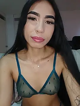 Halliesturner online show from July 2026 01:08:02 PM