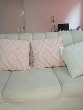 Halliesturner online show from July 2026 02:02:01 PM