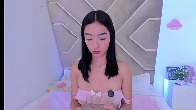 annelisee  online show from June 2026 11:09:02 PM