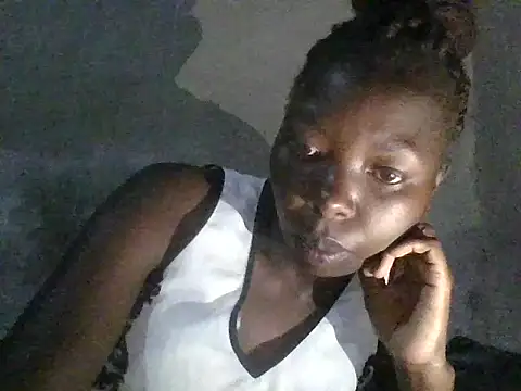 Snapshot of LauraLavin chatting on July 2026 11:19:02 AM LauraLavin online show from July 2026 11:19:02 AM