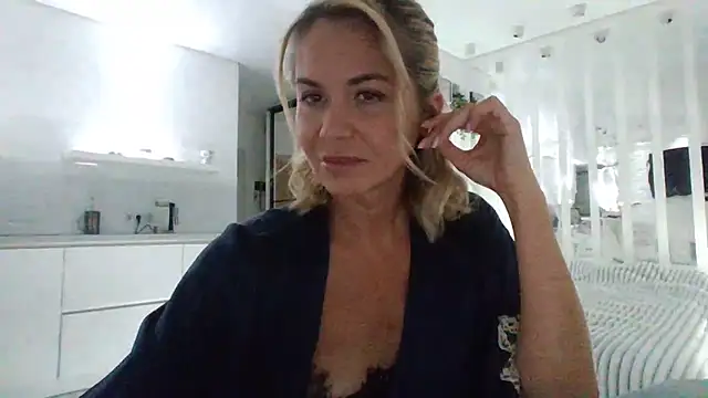Lorinamo online show from July 2026 08:13:02 PM