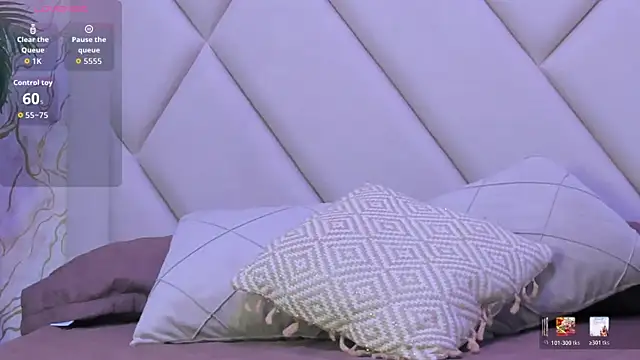Snapshot of SkinnyIsa chatting on July 2026 07:02:02 PM SkinnyIsa online show from July 2026 07:02:02 PM