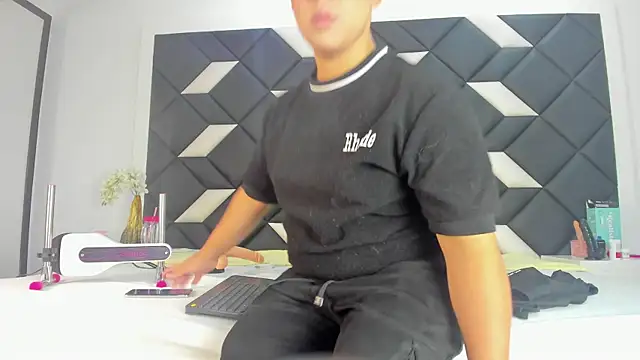 darian lafortezaa online show from July 2026 07:42:01 PM