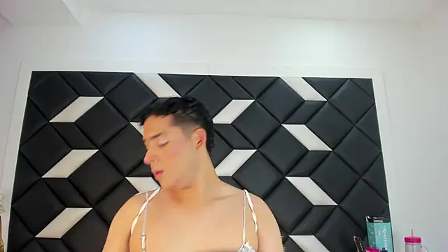 darian lafortezaa online show from July 2026 07:52:02 PM