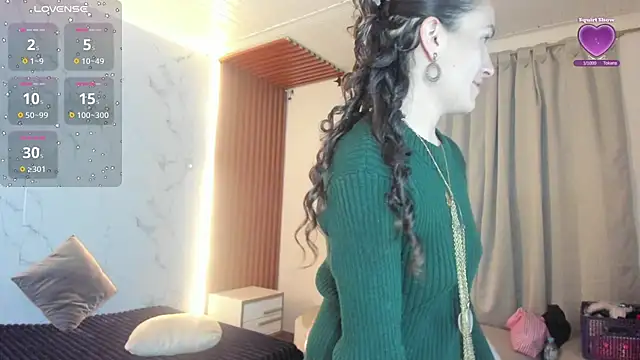 zara vooss online show from July 2026 04:32:02 AM