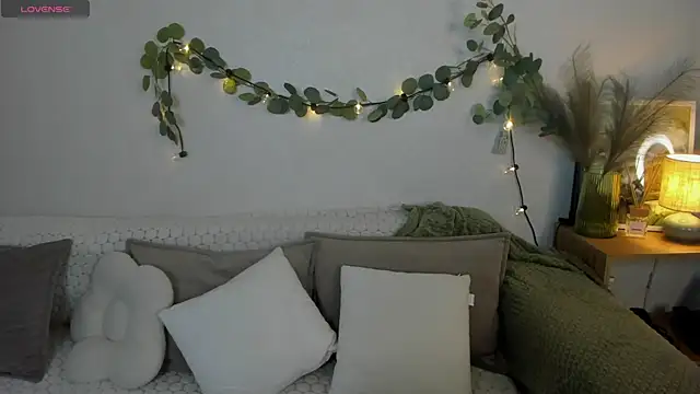 EmillyStarr online show from July 2026 06:27:01 AM