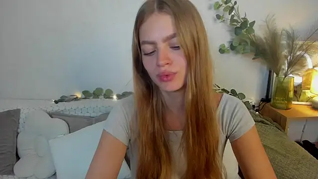 EmillyStarr online show from July 2026 06:16:01 AM