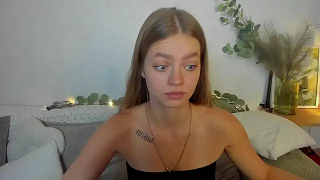 EmillyStarr online show from July 2026 06:29:02 AM