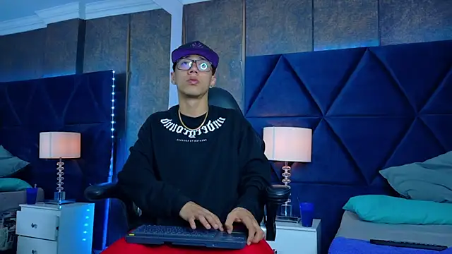 Snapshot of JustynSanshi chatting on July 2026 06:21:01 PM JustynSanshi online show from July 2026 06:21:01 PM