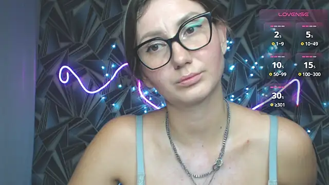 NikkiKisss online show from July 2026 02:24:01 PM