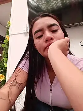AlanaMontiel online show from July 2026 02:37:02 PM