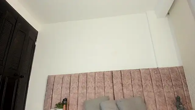 Miia Rogers online show from July 2026 01:20:01 PM