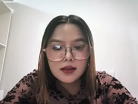 missprettyxx online show from July 2026 01:04:02 PM