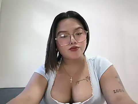 missprettyxx online show from July 2026 01:03:01 PM