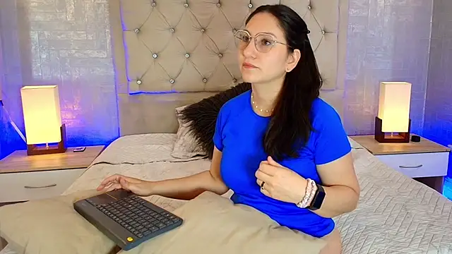 Antonella Saa online show from July 2026 07:35:02 PM
