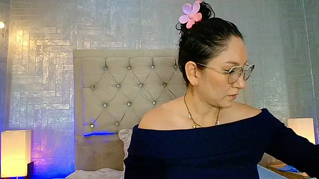 Antonella Saa online show from July 2026 06:54:01 PM