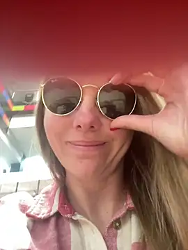 Blondie angie online show from July 2026 04:01:02 PM