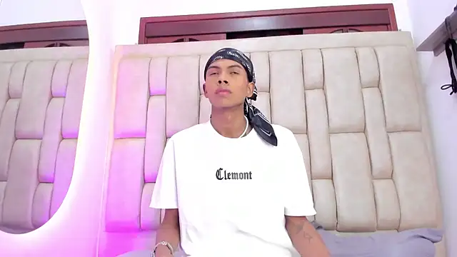 Cuteboyhenrik os online show from July 2026 02:29:02 AM