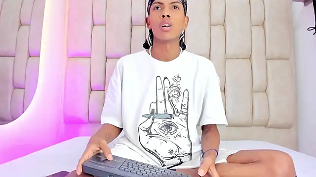 Cuteboyhenrik os online show from July 2026 04:19:01 AM