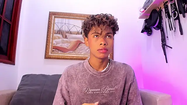 Cuteboyhenrik os online show from July 2026 12:41:01 PM