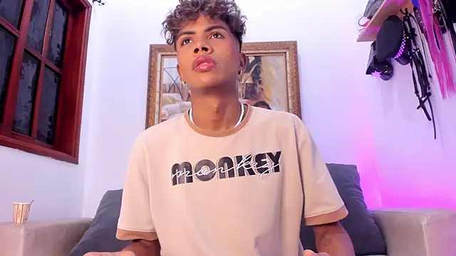 Cuteboyhenrik os online show from July 2026 12:53:01 PM