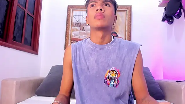 Cuteboyhenrik os online show from July 2026 12:52:02 PM
