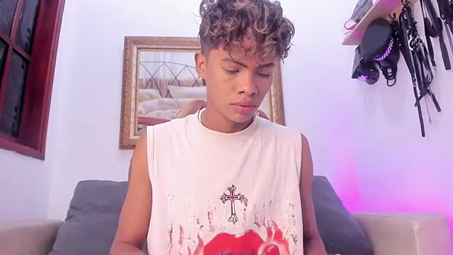 Cuteboyhenrik os online show from July 2026 12:45:01 PM