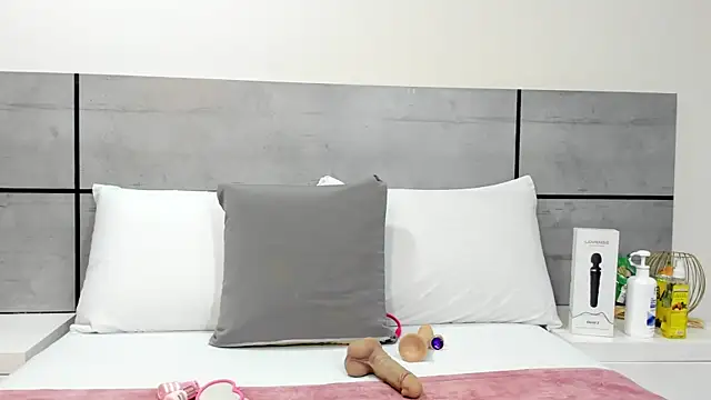 susanthomass online show from July 2026 07:20:02 PM