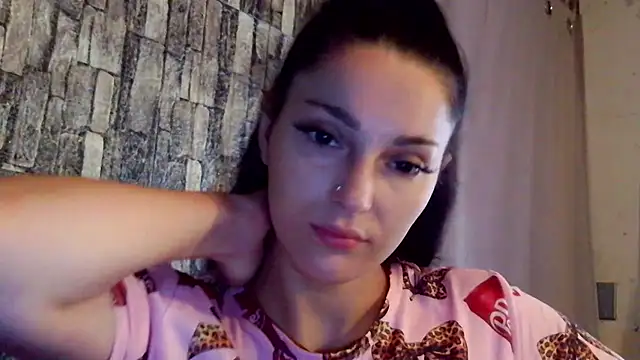 Eda kiss online show from June 2026 03:18:01 PM