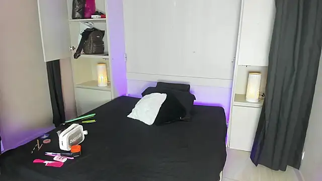 MilaSantoss online show from July 2026 11:36:01 AM