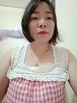 Snapshot of Mi-Chinn chatting on July 2026 10:42:01 AM Mi-Chinn online show from July 2026 10:42:01 AM
