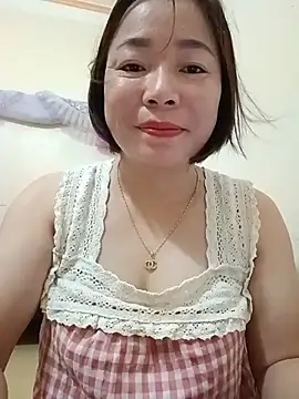 Snapshot of Mi-Chinn chatting on July 2026 01:20:01 AM Mi-Chinn online show from July 2026 01:20:01 AM