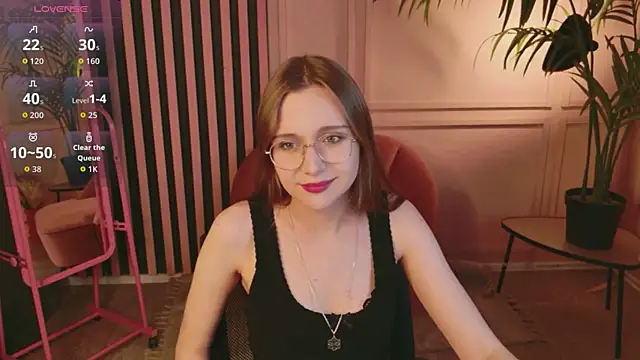 HollyWheeler online show from July 2026 09:24:01 PM